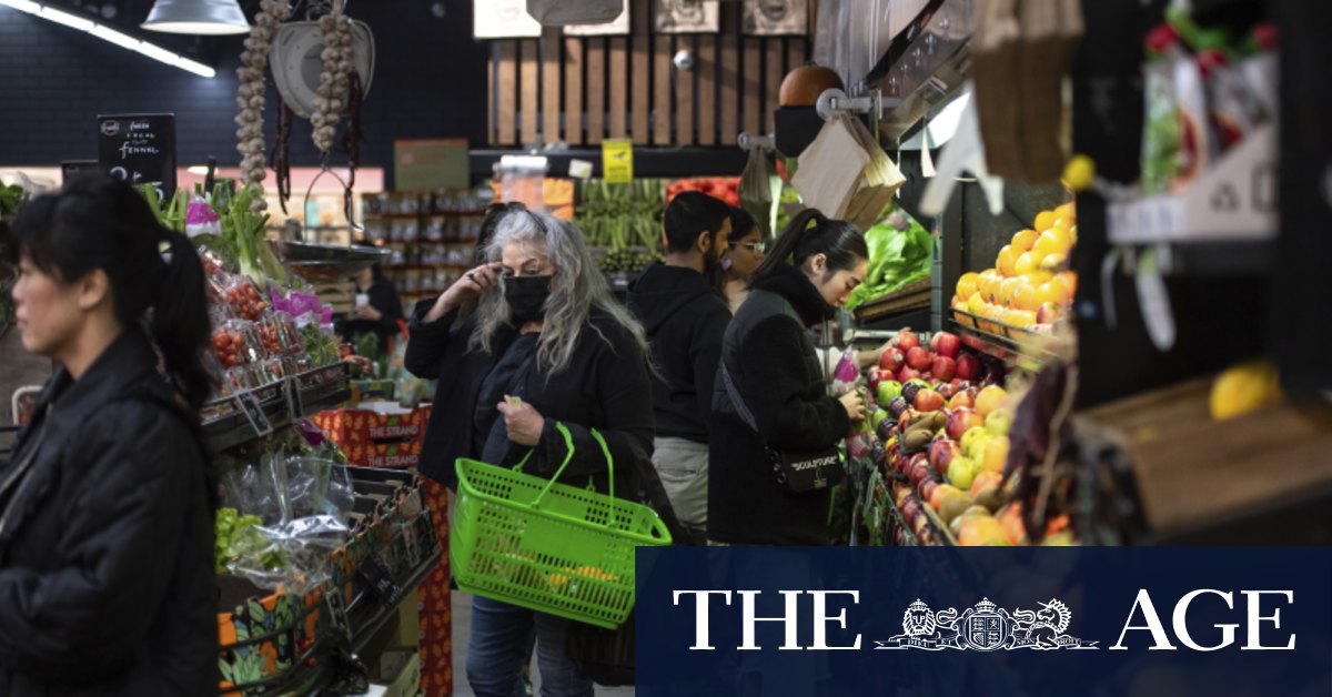 South Melbourne Market stallholders face rent hike of up to 30 per cent from Port Phillip Council