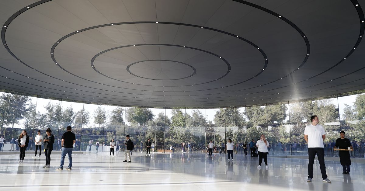 Apple drops mask requirements for most of its corporate workers - The Verge