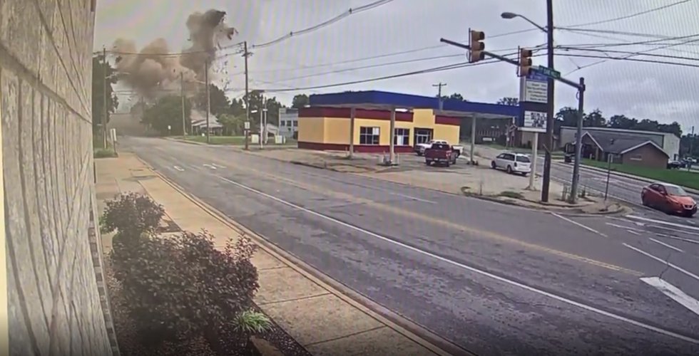 3 people dead after house explosion in Evansville