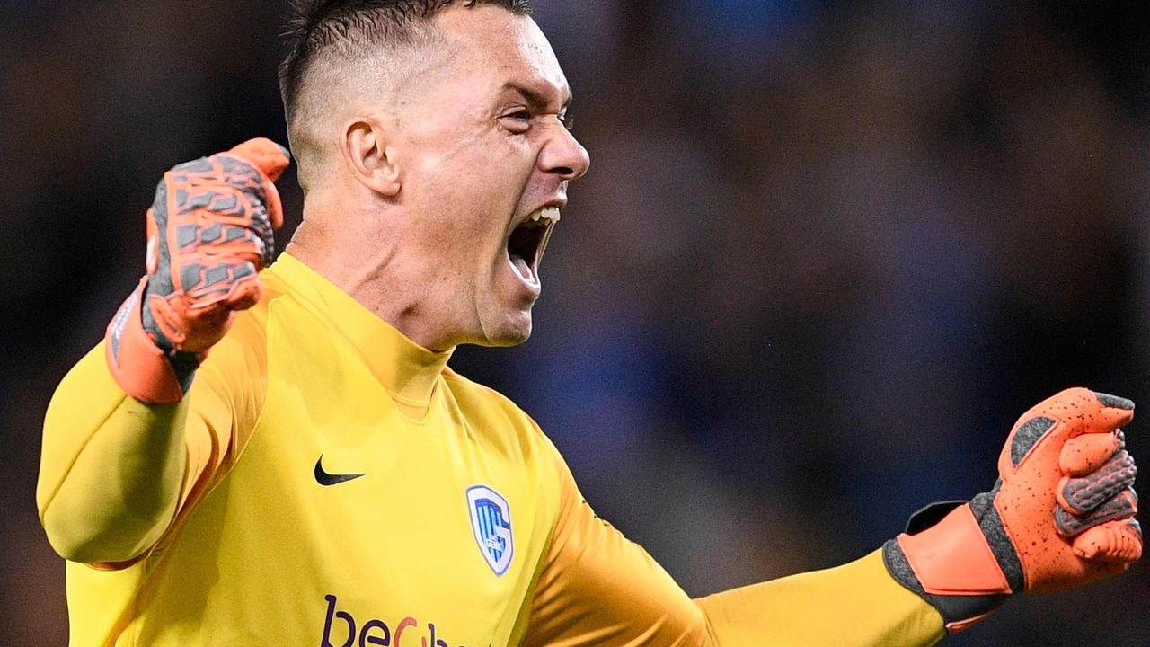 A-League: Danny Vukovic signs with Central Coast Mariners