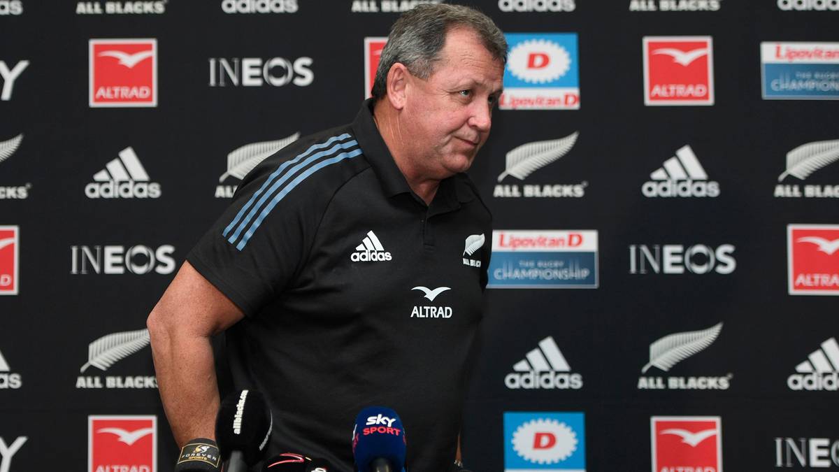 All Blacks v Springboks: South African writer slams 'whinging' Ian Foster and All Blacks over Kurt-Lee Arendse red card