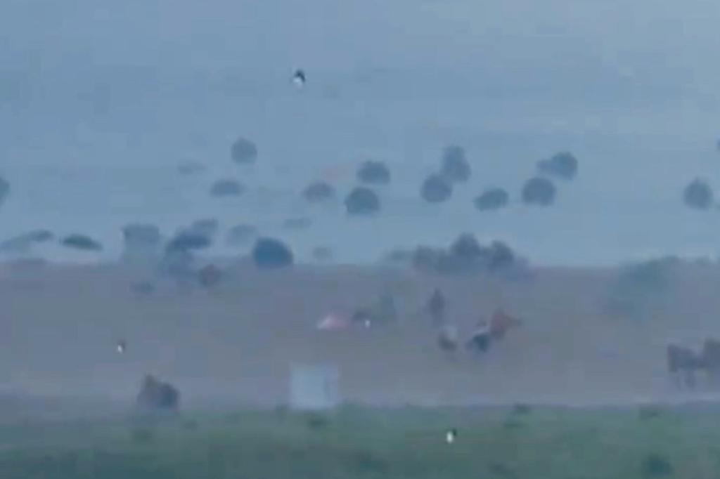 'Apocalyptic' weather in Delaware sends beach umbrellas flying