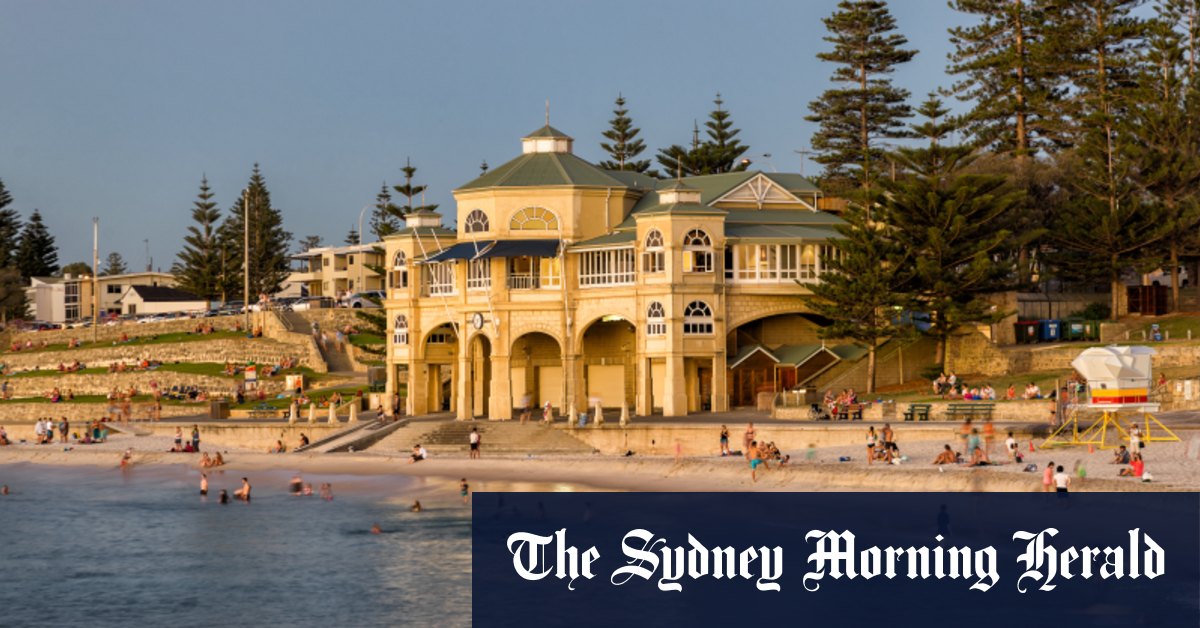 Average income in Australia's highest-earning postcode cracks $300,000