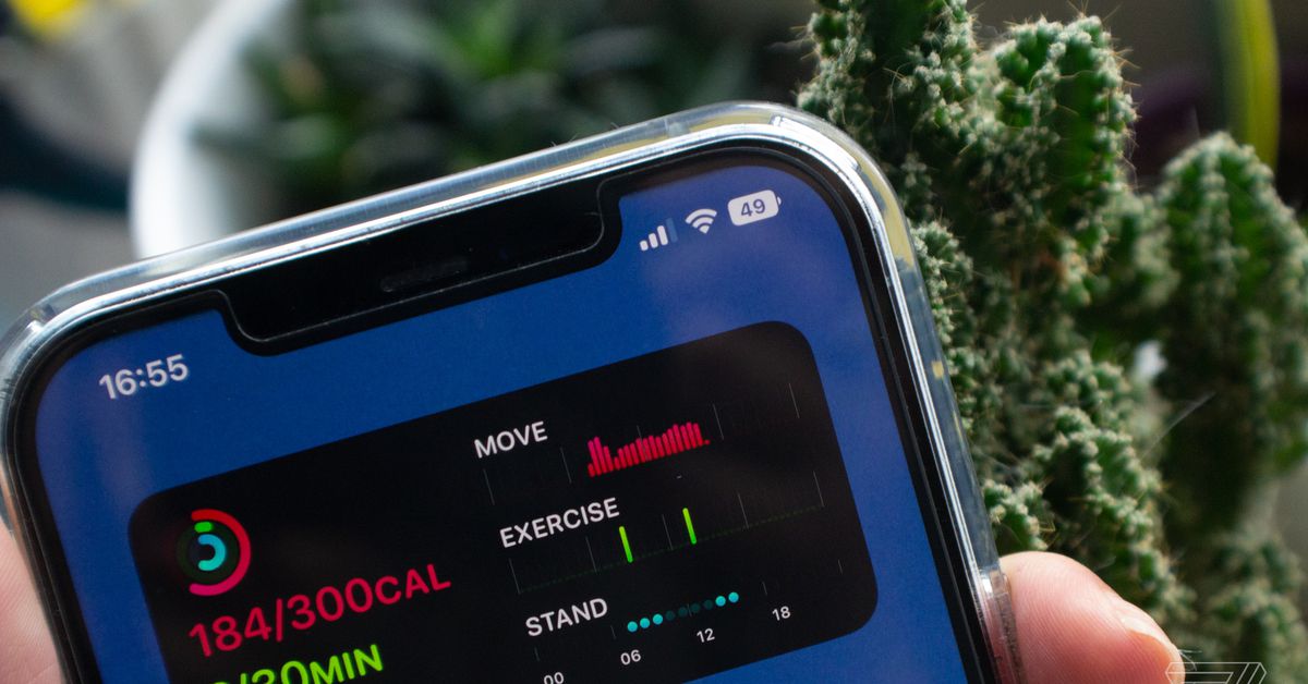 Battery percentage finally returns to iOS 16 and it's hideous