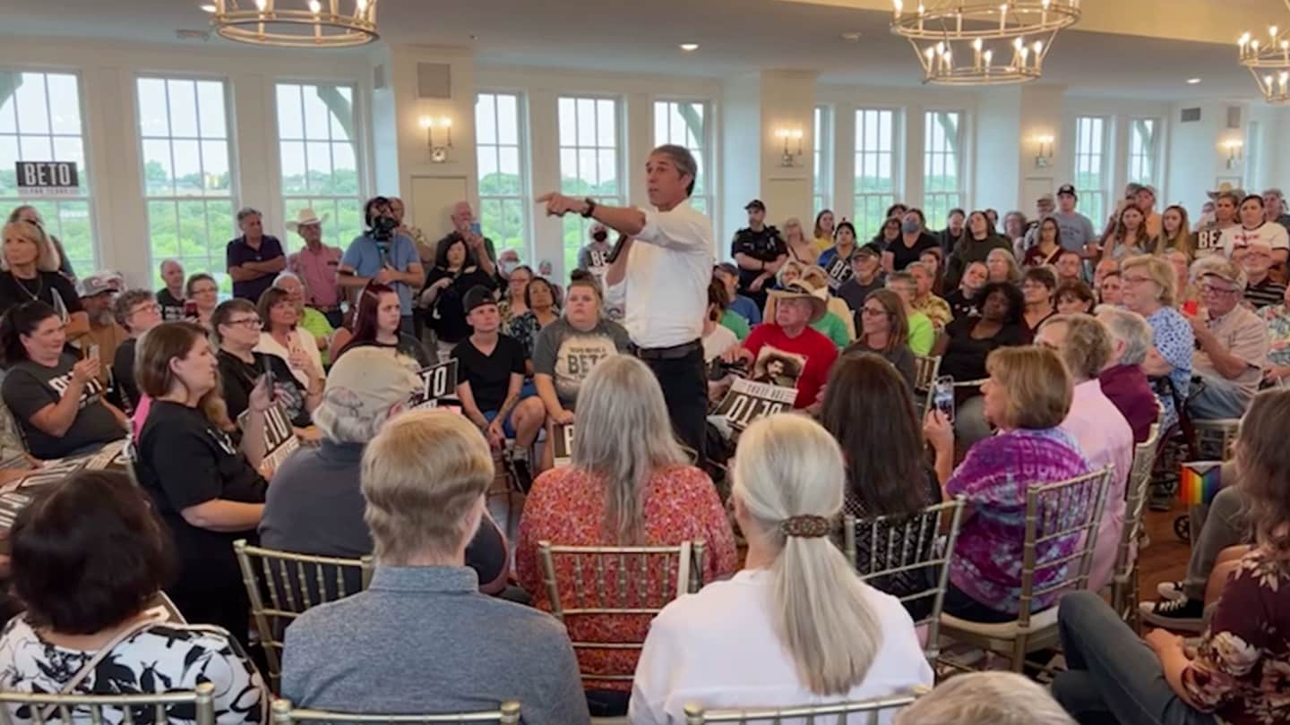 Beto O'Rourke lashes out at heckler laughing over Uvalde mass shooting