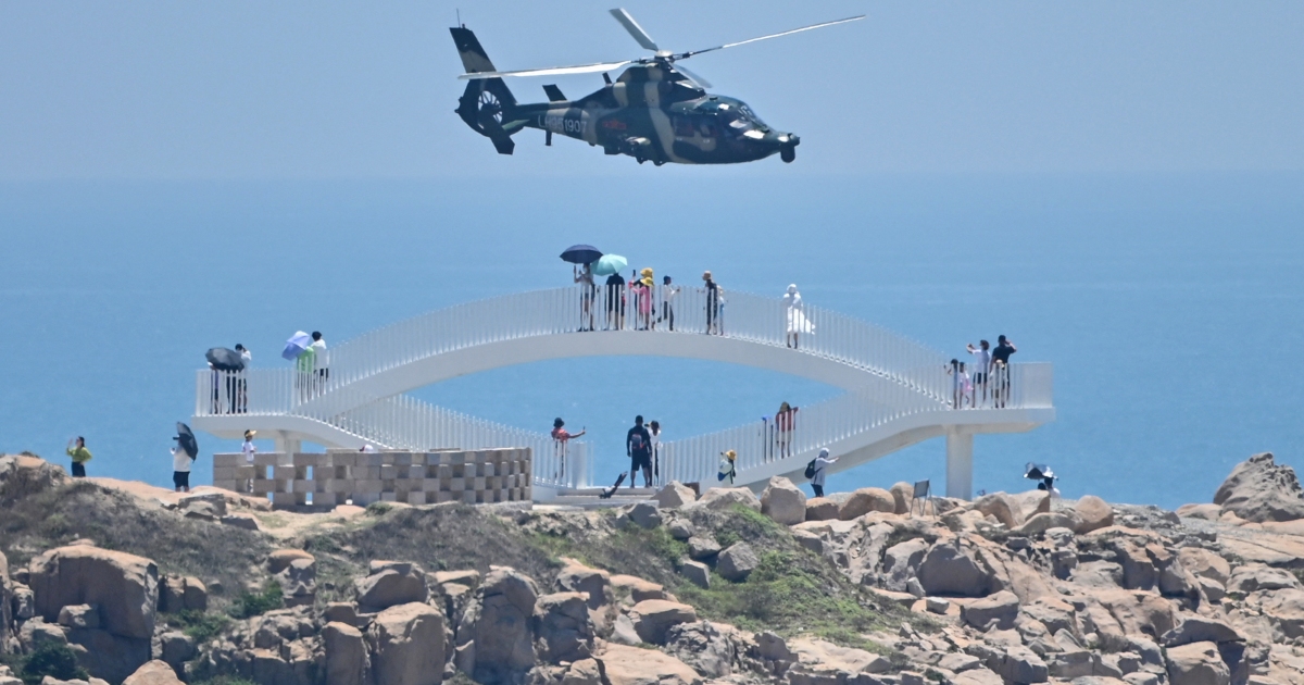 China fires missiles in 'unprecedented' drills around Taiwan |  Military News