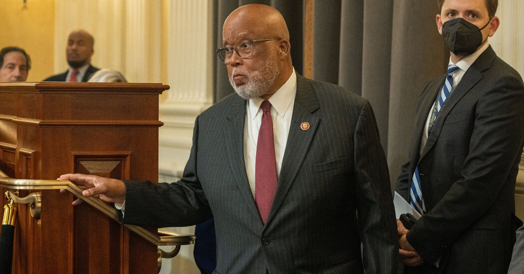 Democrats Seek Testimony on Secret Service Texts, Alleging Cover-Up