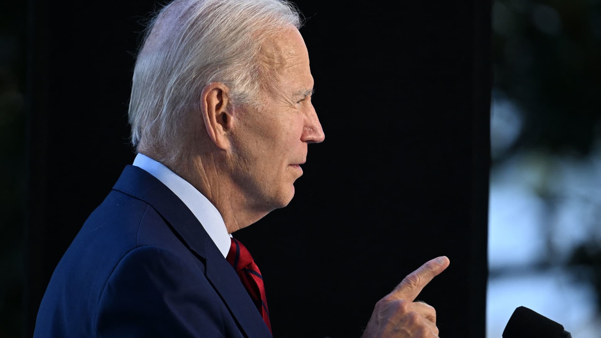 Does the Inflation Reduction Act violate Biden's $400,000 tax pledge?