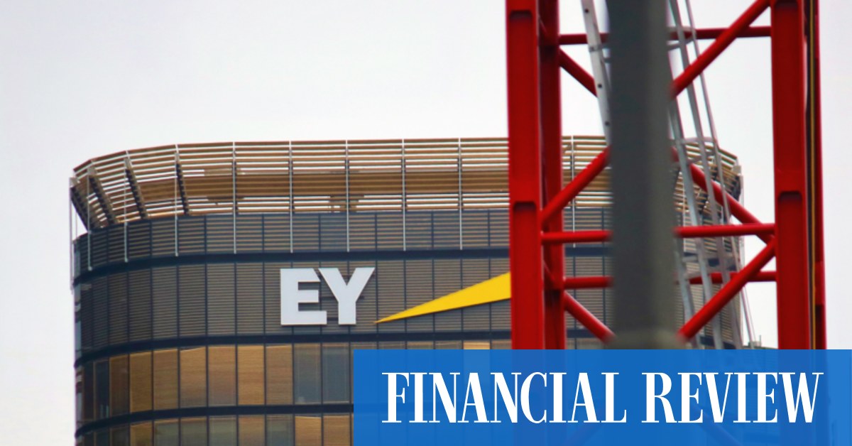 EY's Carmine Di Sibio's slide pitch to staff