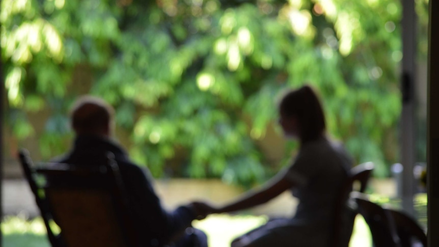 Federal government to advocate for 'meaningful' pay rise for aged care workers in wages submission