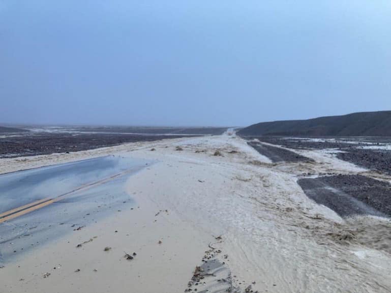 Flash floods close Death Valley National Park, stranding 1,000 people