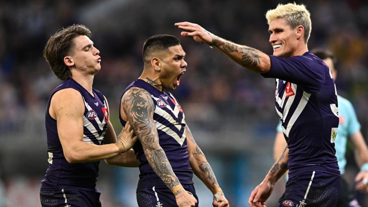 Fremantle Dockers defeat West Coast Eagles by 24 points to secure a home final