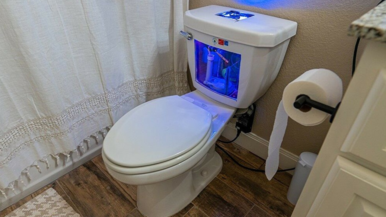 Gamer maximizes productivity by turning their toilet into a PC