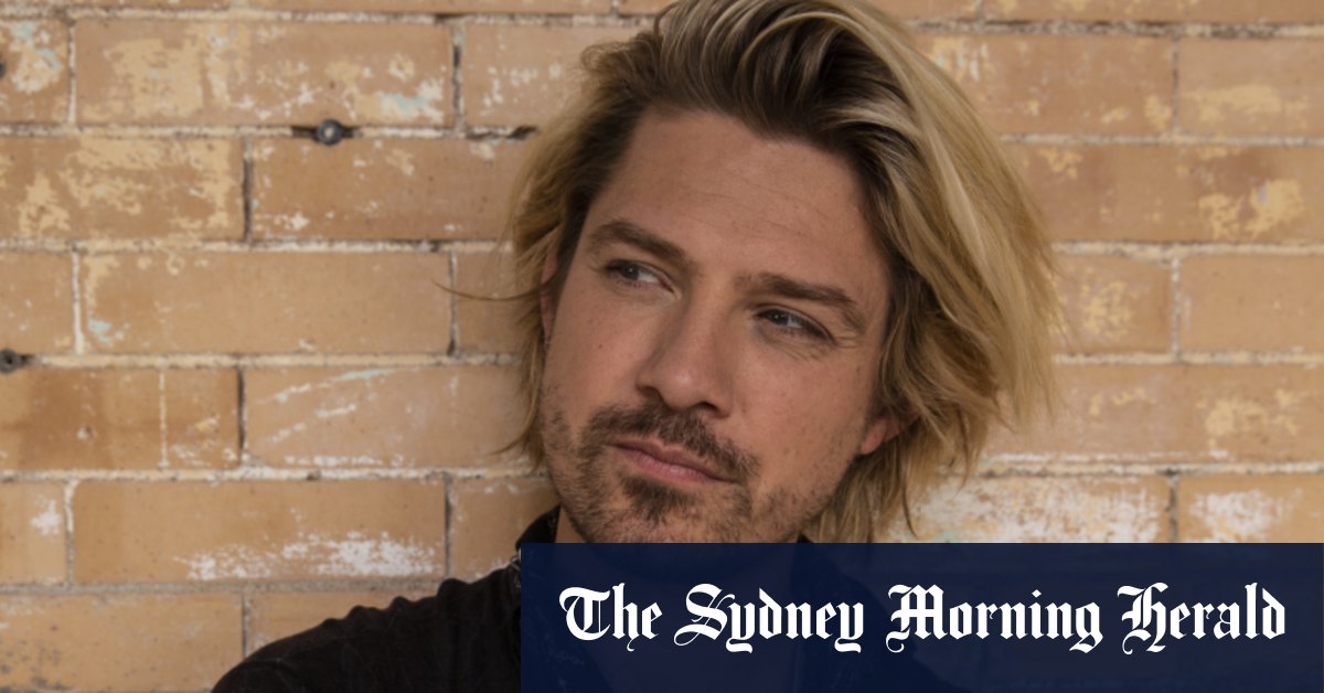 Girls would 'bribe security and be in our hotel rooms': Taylor Hanson