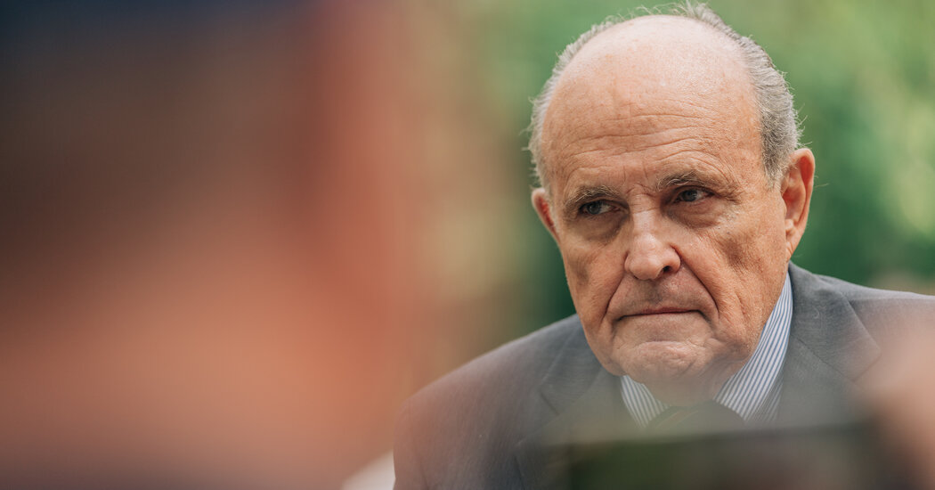 Giuliani Told to Come to Georgia by Train, Bus or Uber