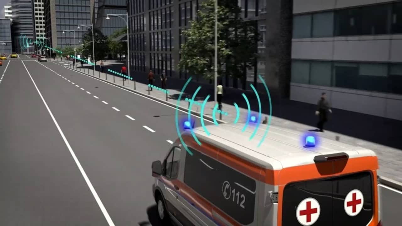 Green lights for emergency vehicles with Ford's intelligent traffic light system