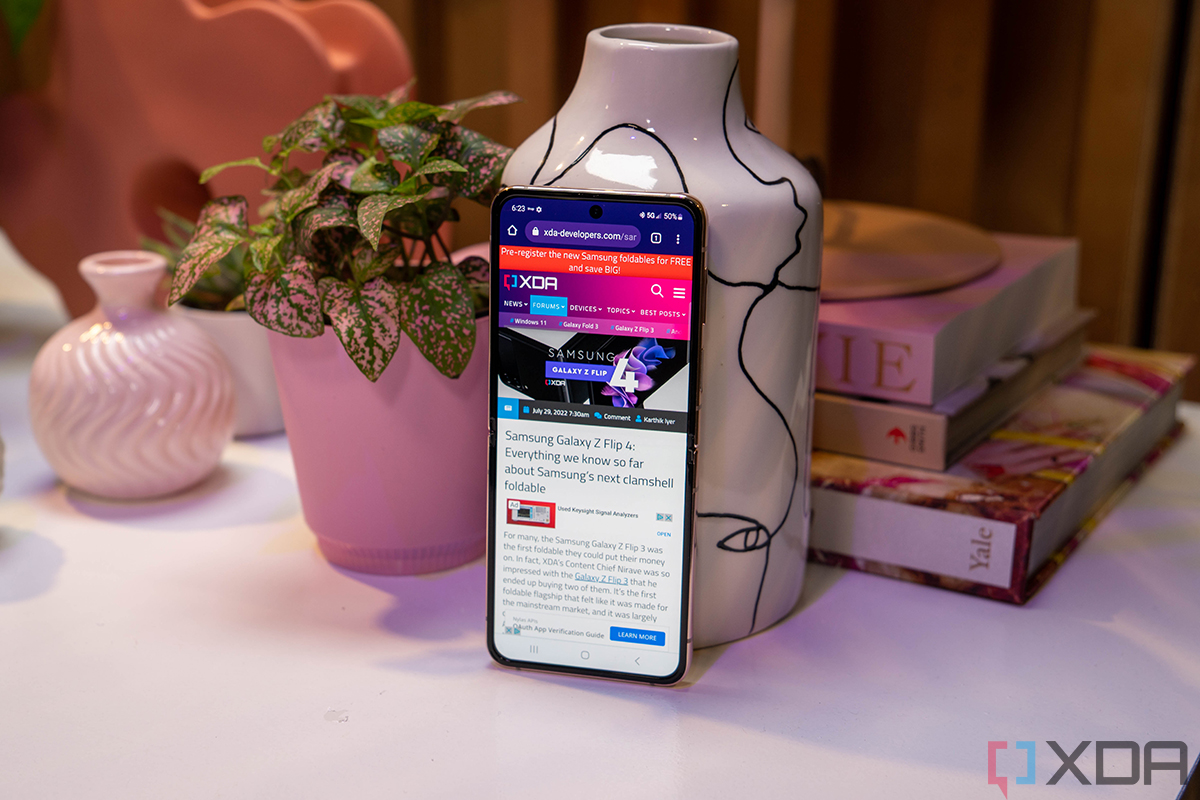 How much warranty does the Samsung Galaxy Z Flip 4 come with?