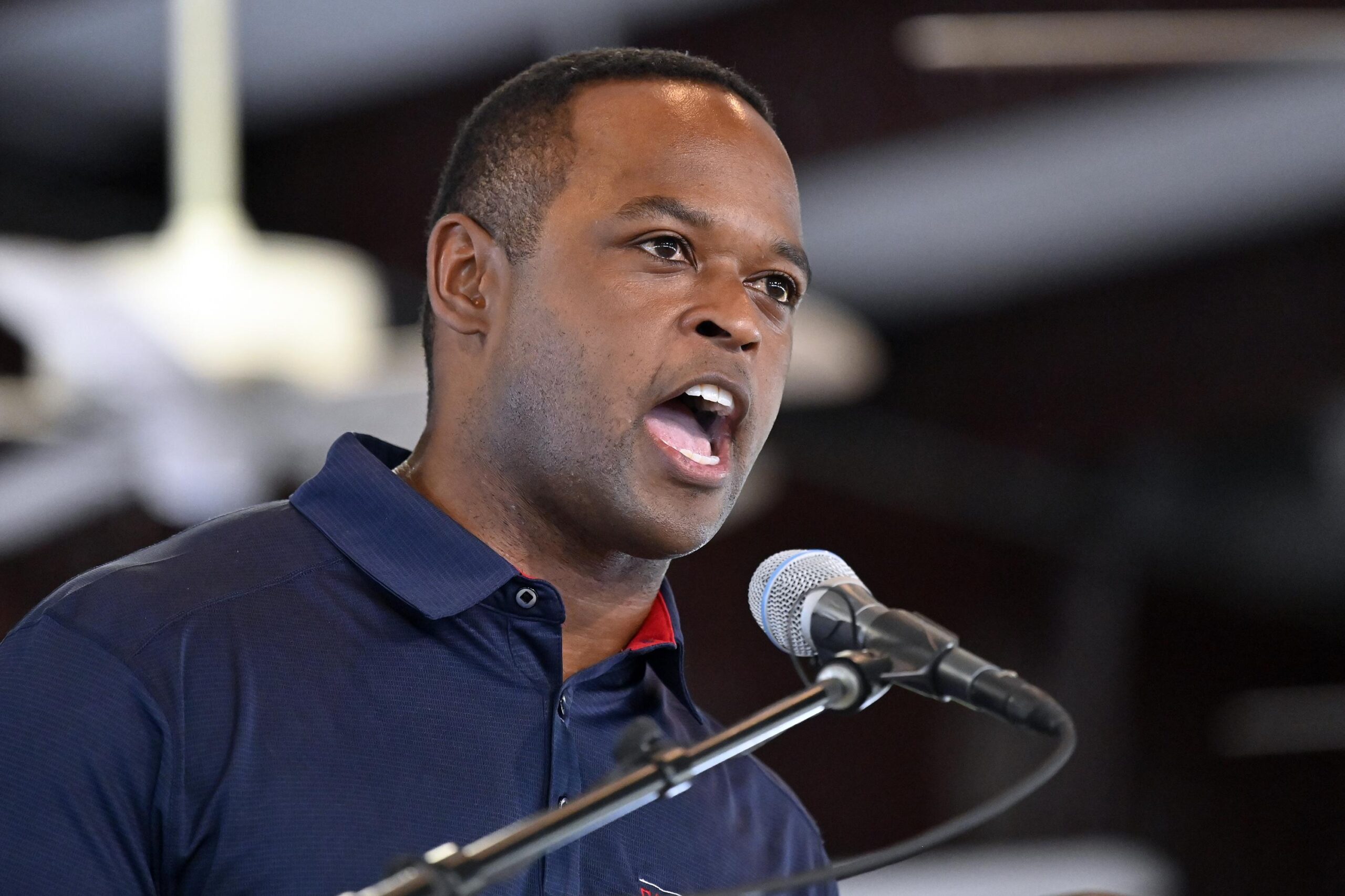 In wake of floods, typical barbs at Kentucky political event