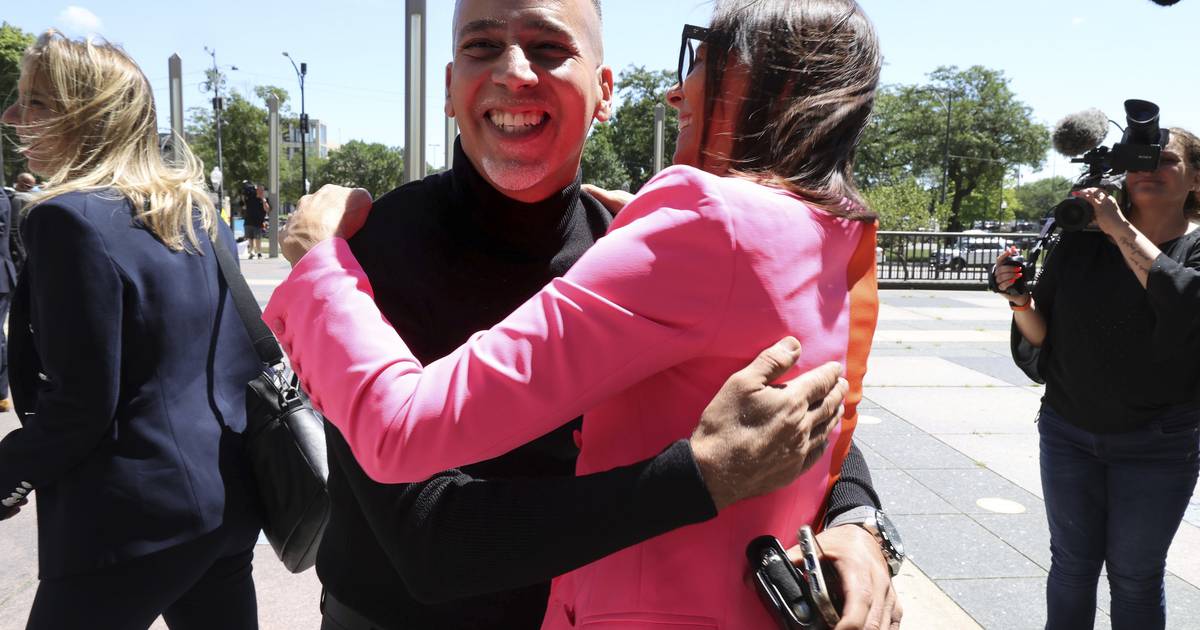 Judges overturn 7 murder convictions after misconduct allegations