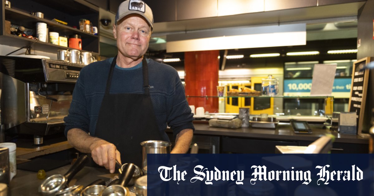 Last train to Bondi has ripple effect on small businesses, commuters