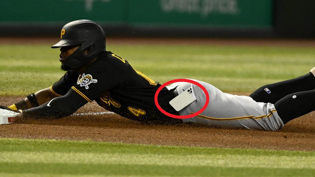 MLB 2022: Rodolfo Castro's phone falls out, video, Pittsburgh Pirates, baseball news