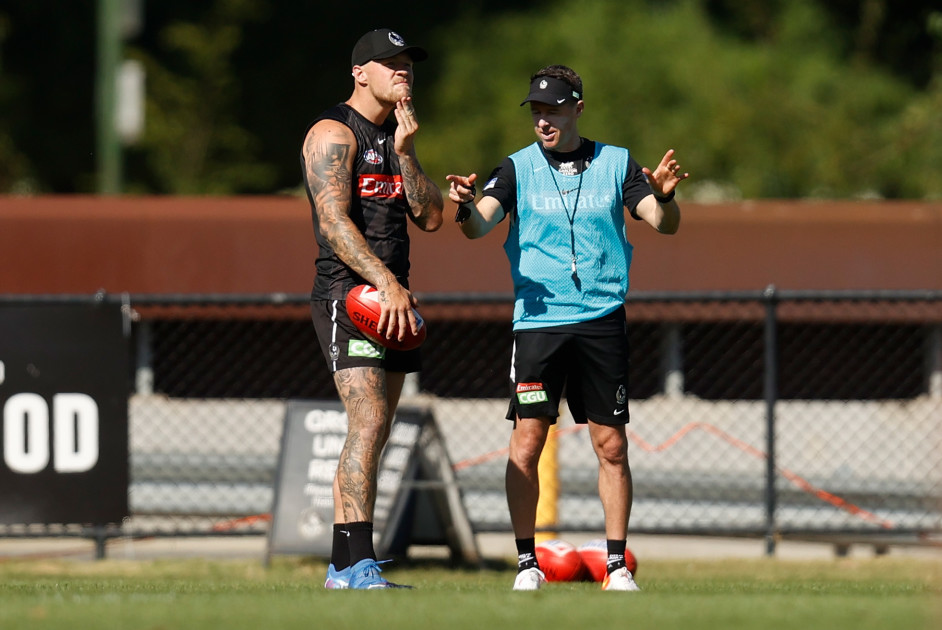 Magpies offered De Goey advice