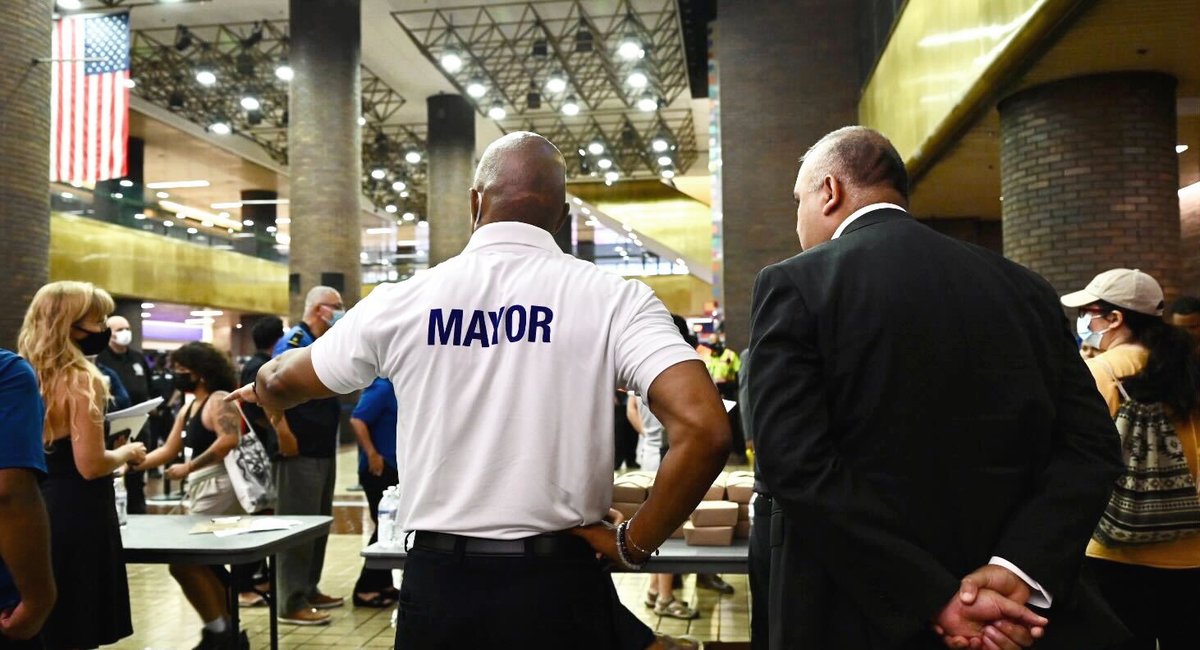 Mayor pushes back as Texas sends more than 4,000 immigrants to NYC