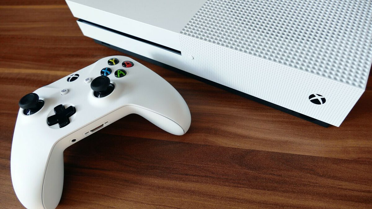 Microsoft Reveals Xbox One Console Sales Were Awful Compared to PS4