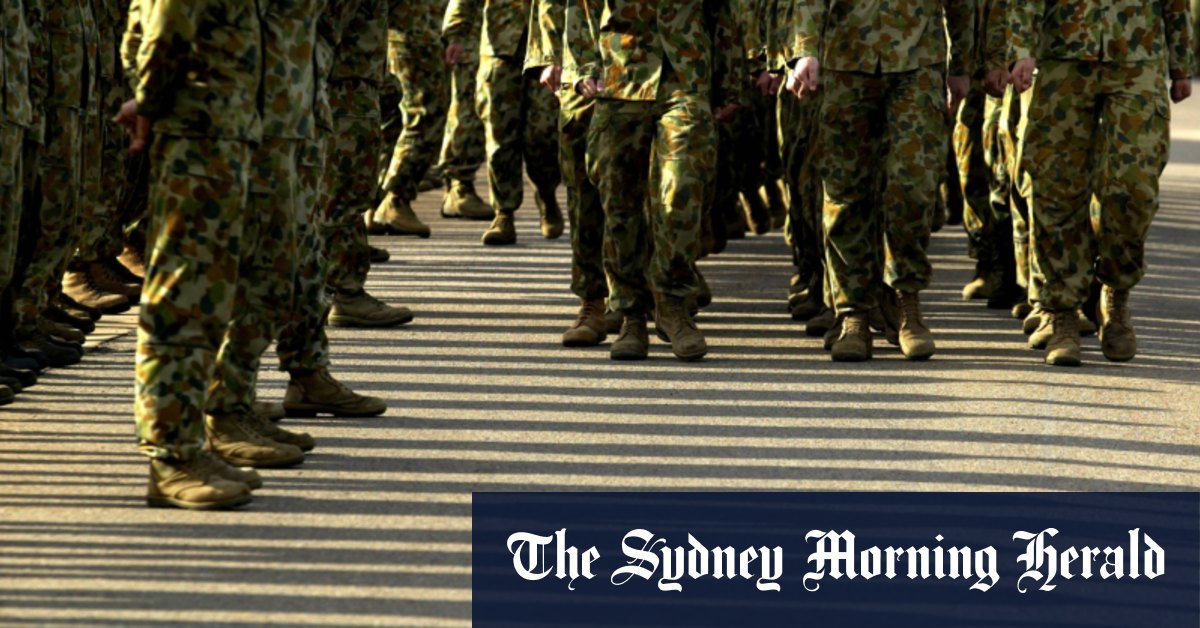 Minister apologises for system failing Defense and veterans