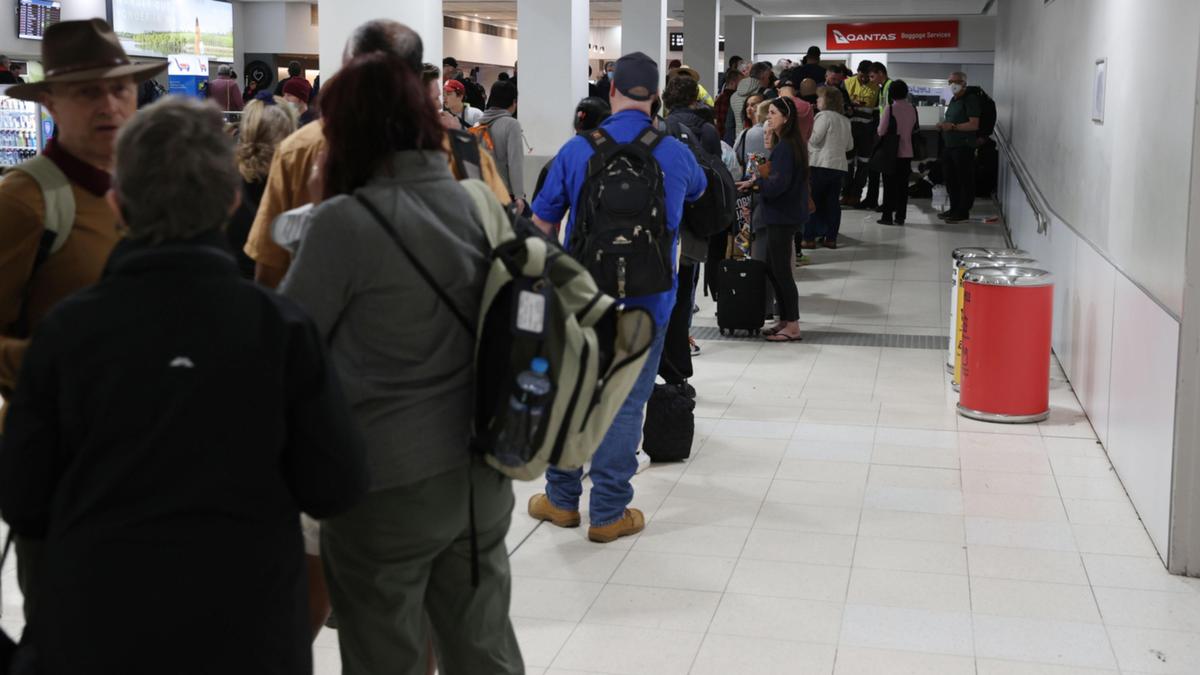 Perth Airport power outage: Flight chaos as passengers thrown into disarray