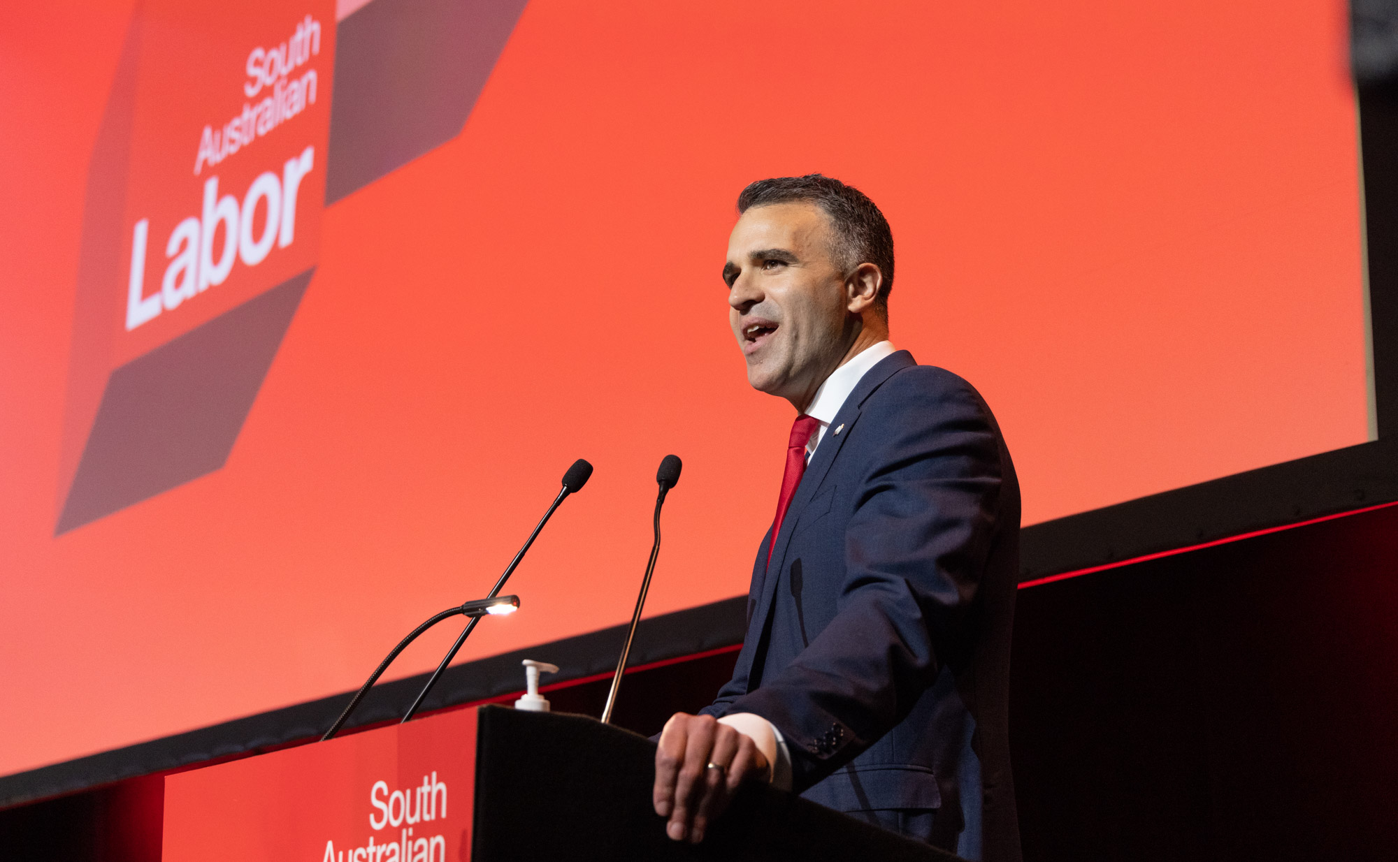 Premier asks Labor to return CFMEU donation