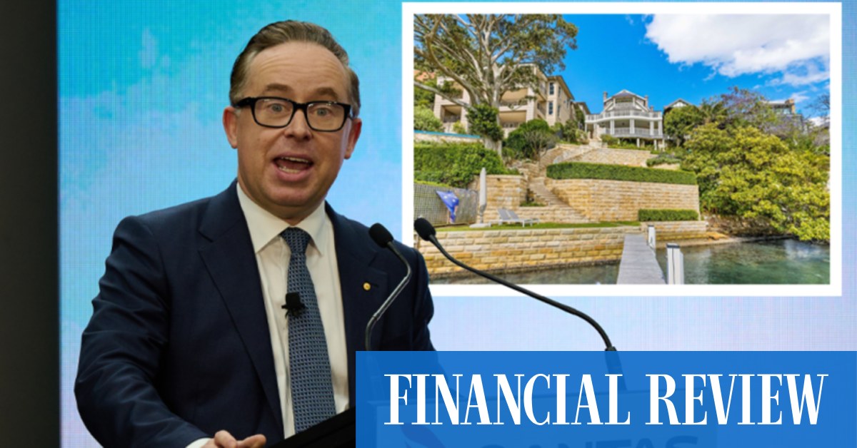 Qantas CEO's Mosman house in Sydney targeted in sign of traveler fury