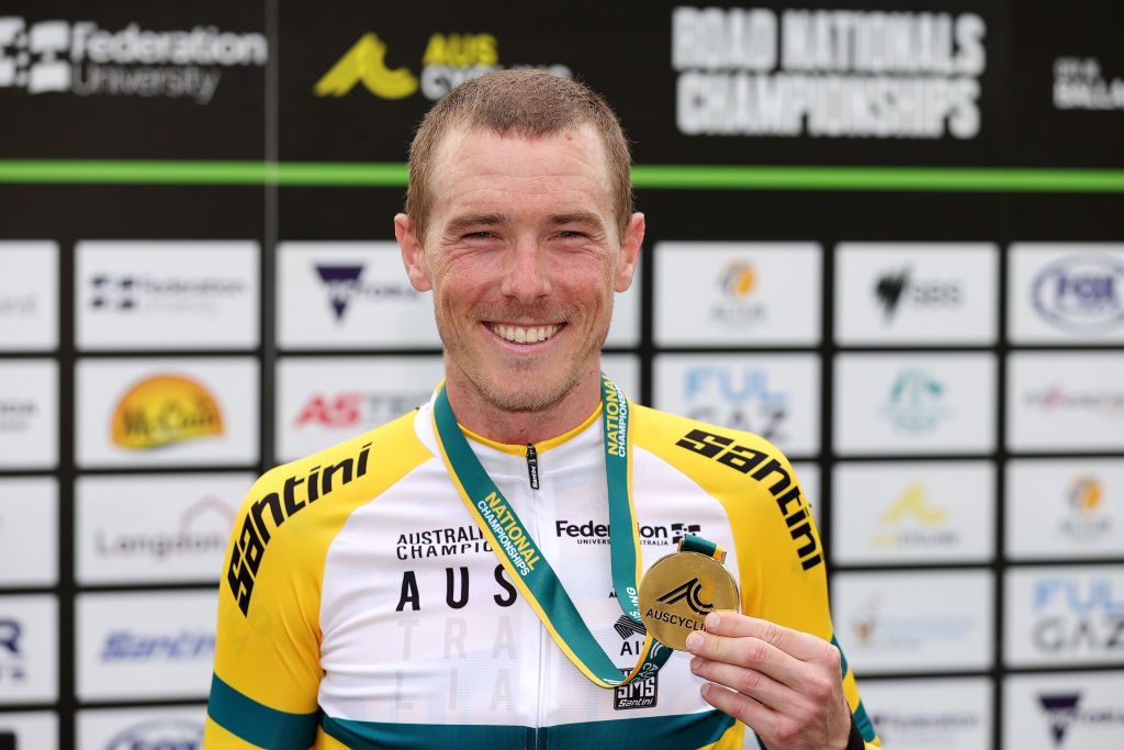 Rohan Dennis (Jumbo-Visma) in the green and gold