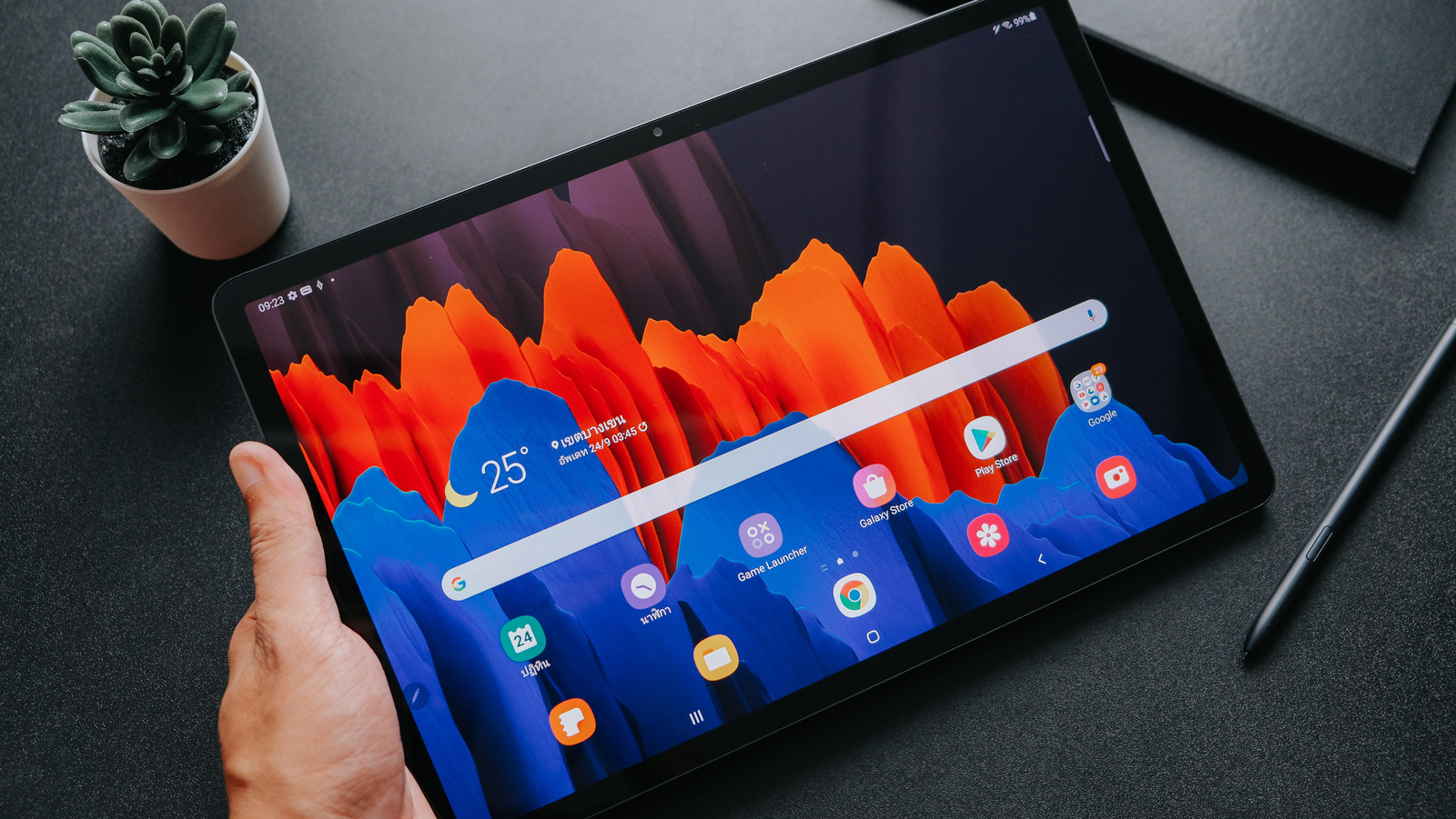 Samsung's First Foldable Galaxy Tablet Tipped To Launch In Near Future