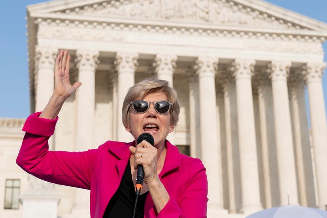 Sen.  Elizabeth Warren, D-Mass., at the US Supreme Court on May 3, 2022.