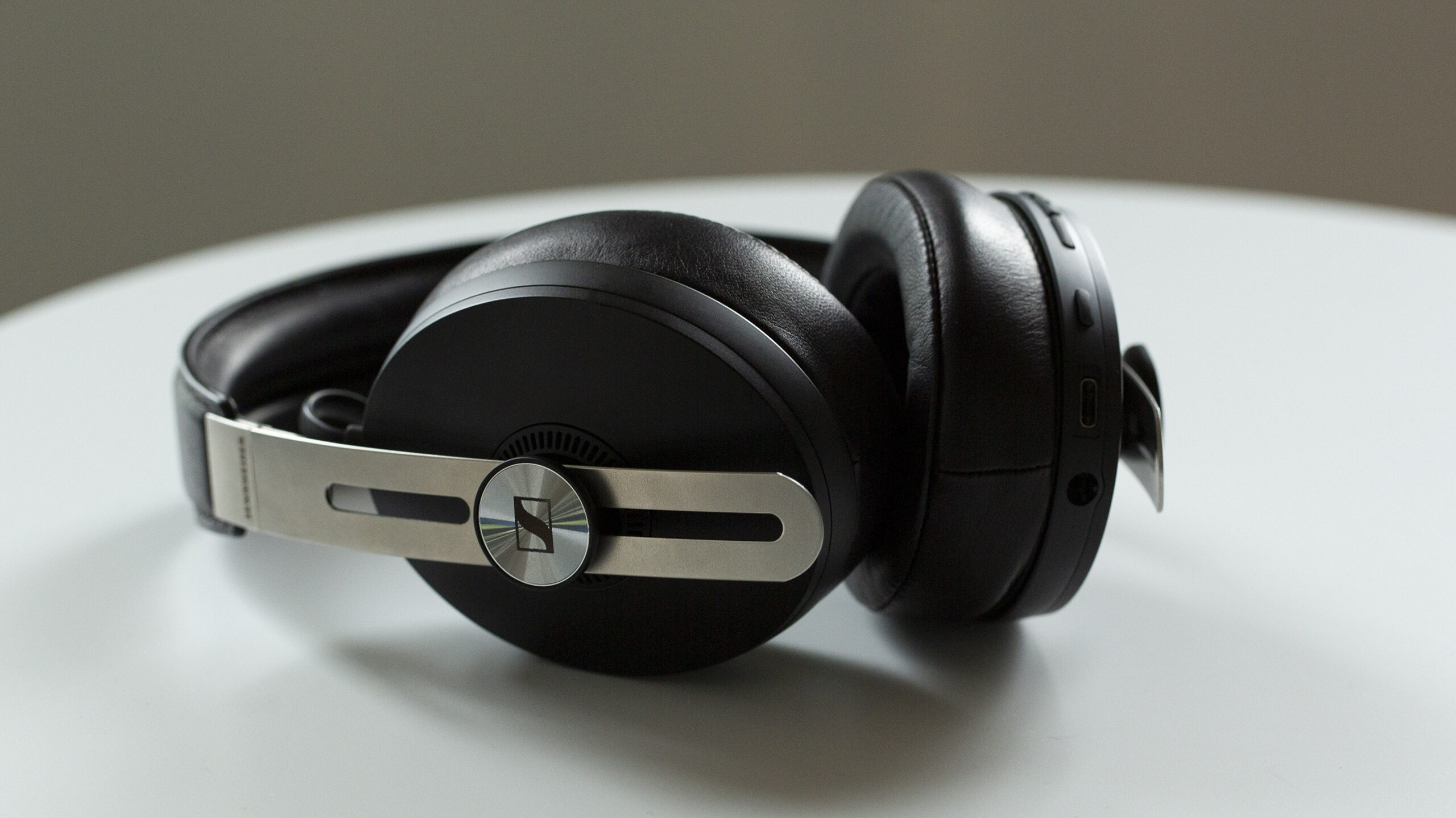 Sennheiser Momentum 4 Wireless leaked with 60 hours battery, cheaper price