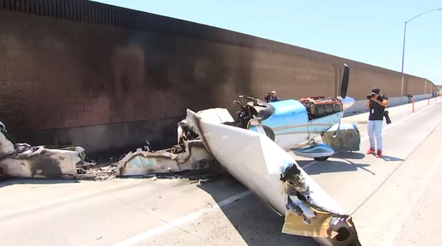 Small Plane Crashes on 91 Freeway in Corona – NBC Los Angeles