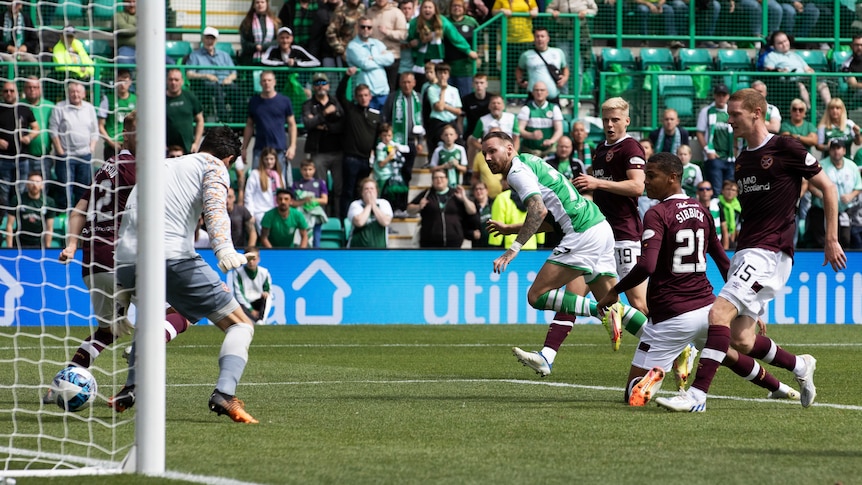 Martin Boyle scores in the 95th minute for Hibernian