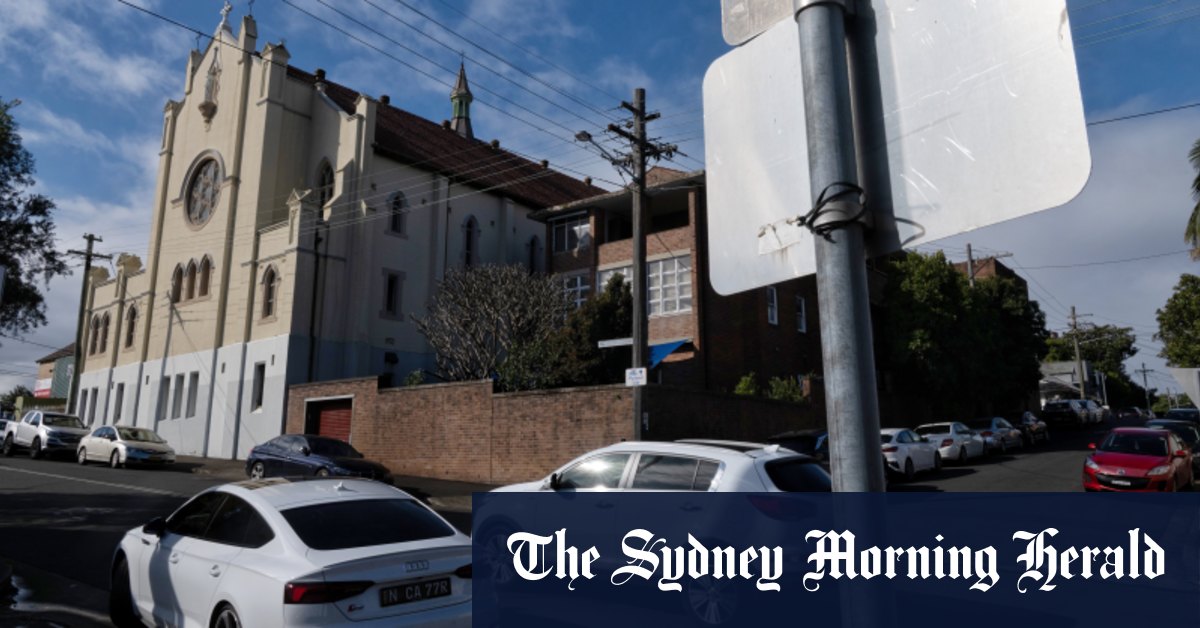 St Aloysius' College accused of trying to 'shoehorn' Inner West campus at Rozelle