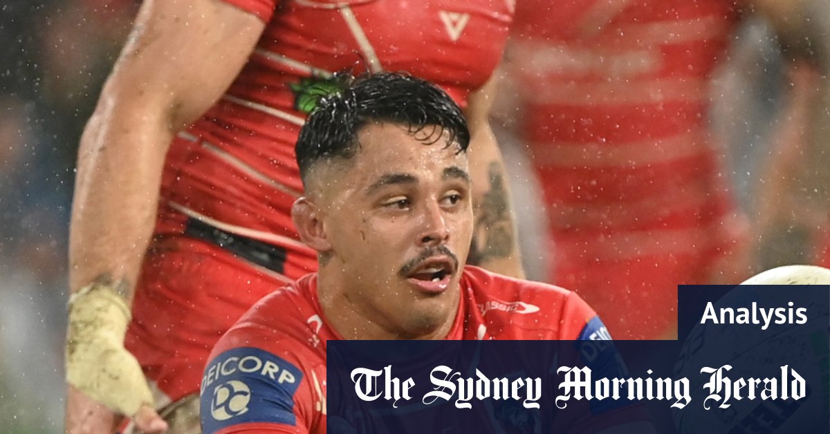 St George Illawarra young star Jayden Sullivan to request release to Canterbury Bulldogs if Ben Hunt re-signs