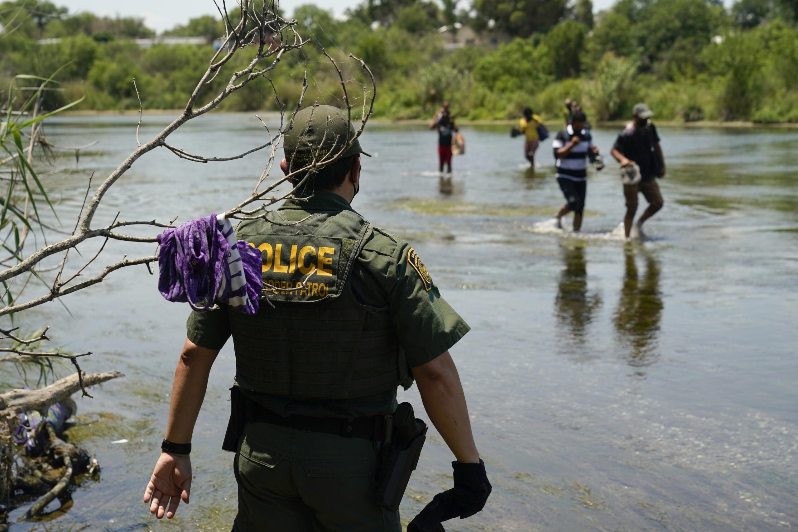 Supreme Court certifies ruling ending Trump border policy