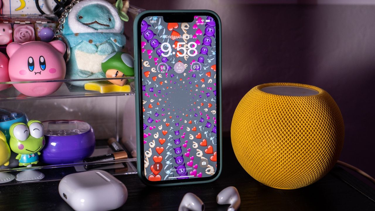 The Latest iOS 16 Beta Finally Brings Battery Percentage Back to the Status Bar