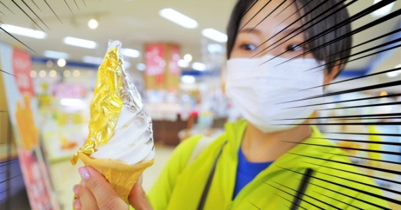 The most expensive ice cream in Japan?  Metallic soft serve frays the nerves of staff who make it