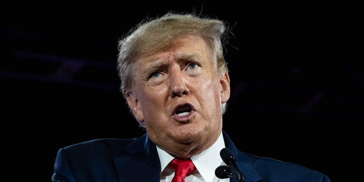 Trump Shruggling Off Lawyers' Warnings That Jan. 6 Indictments May Come