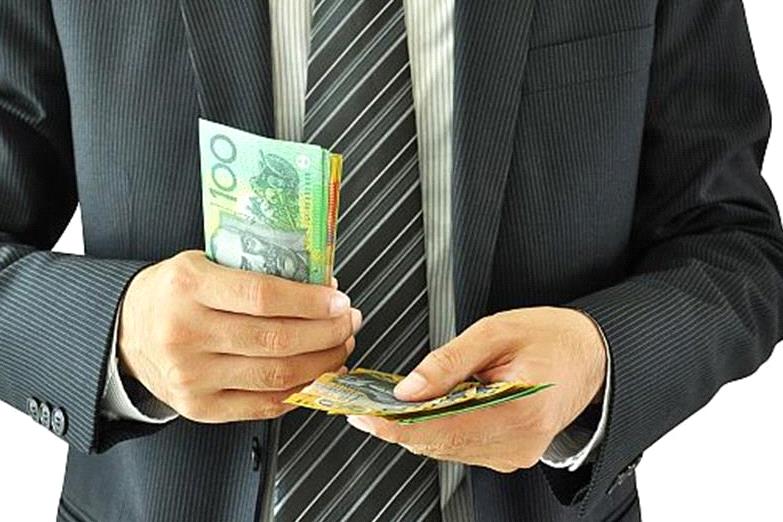 Ultimate late mail for Saturday's races around the country