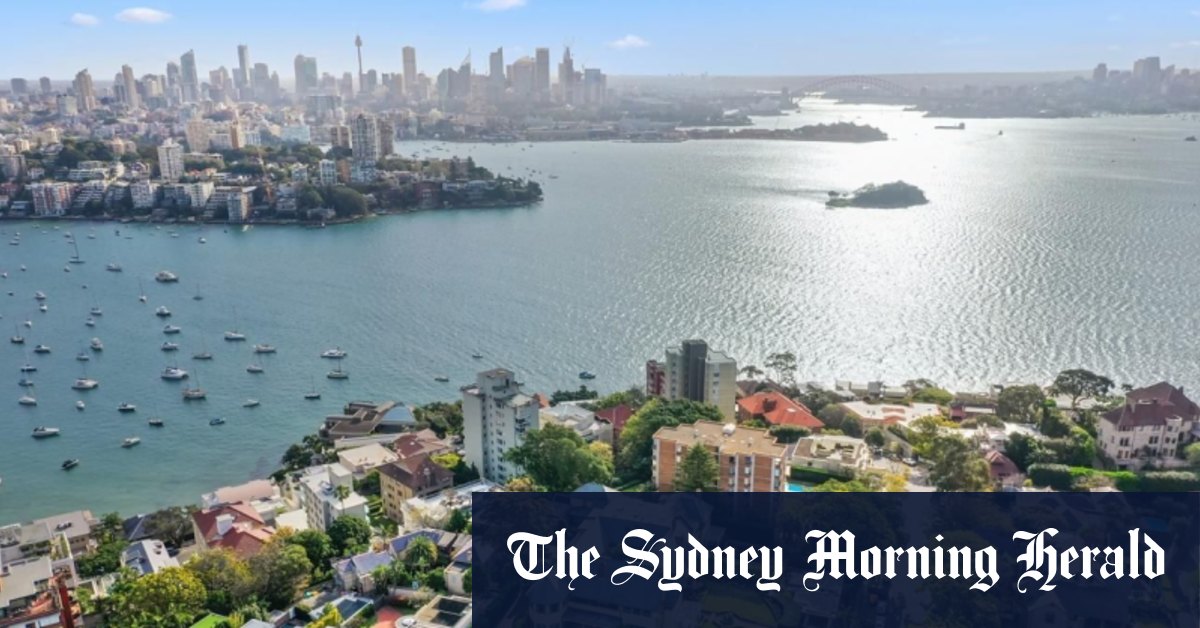 Waterfront homes attract premium prices, research shows