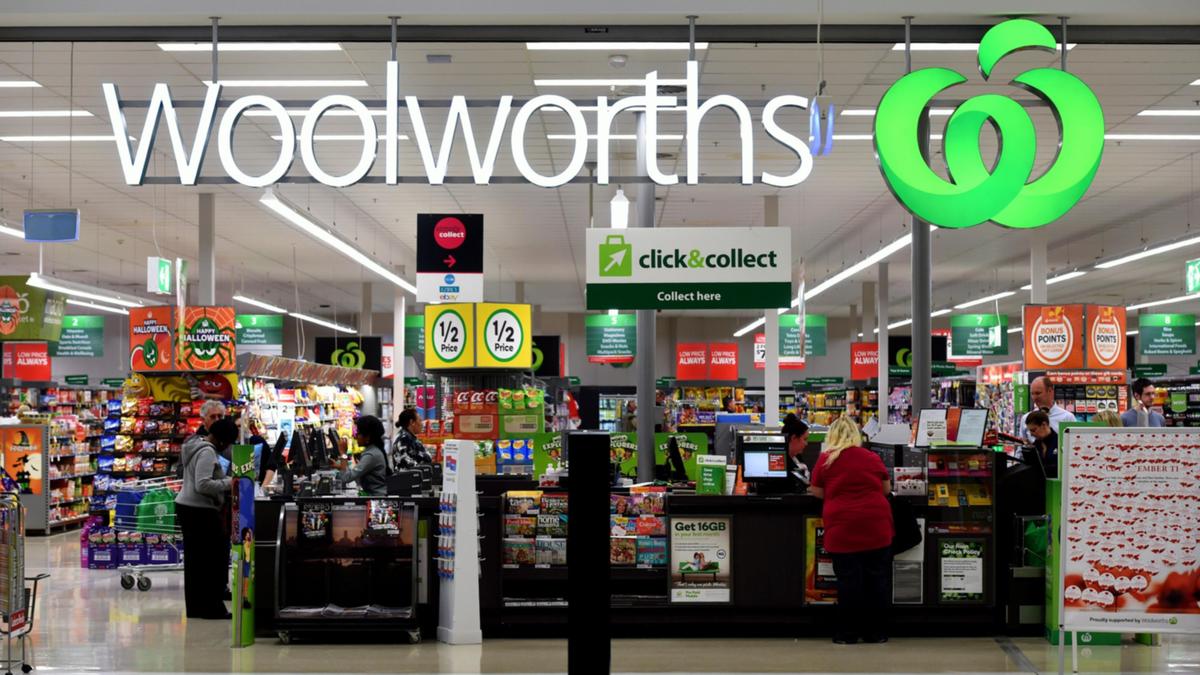 Woolworths supermarket checkout worker surprises Melbourne mum with newborn with kind act