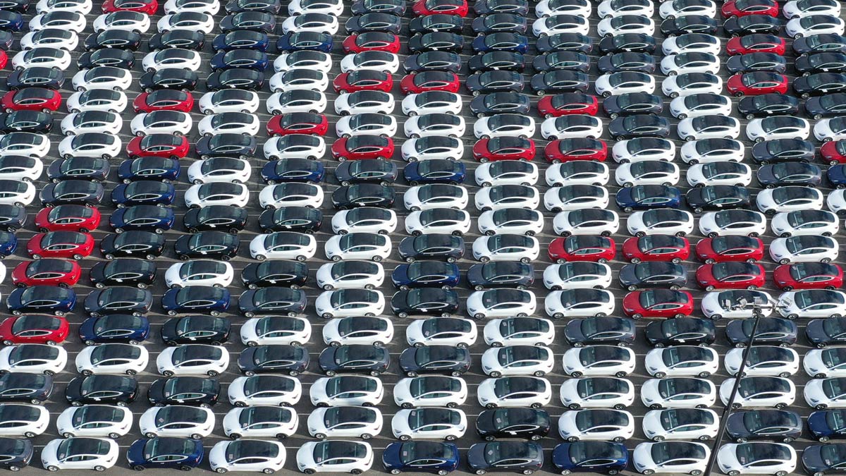insane!  Thousands of Tesla electric cars are on the way to Australia